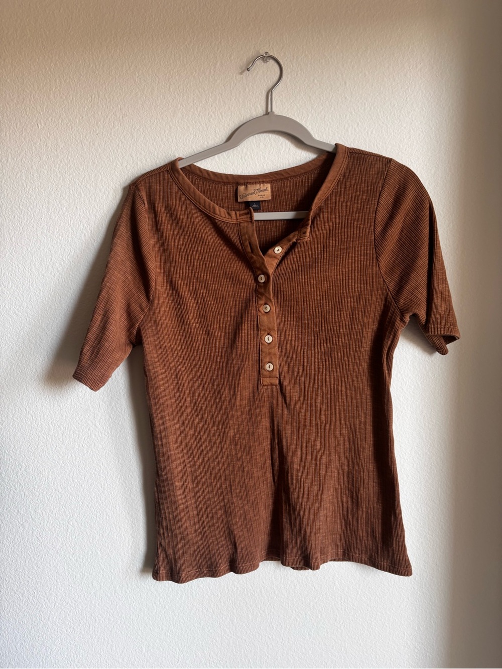 Universal Thread Women’s T-Shirt - NWOT